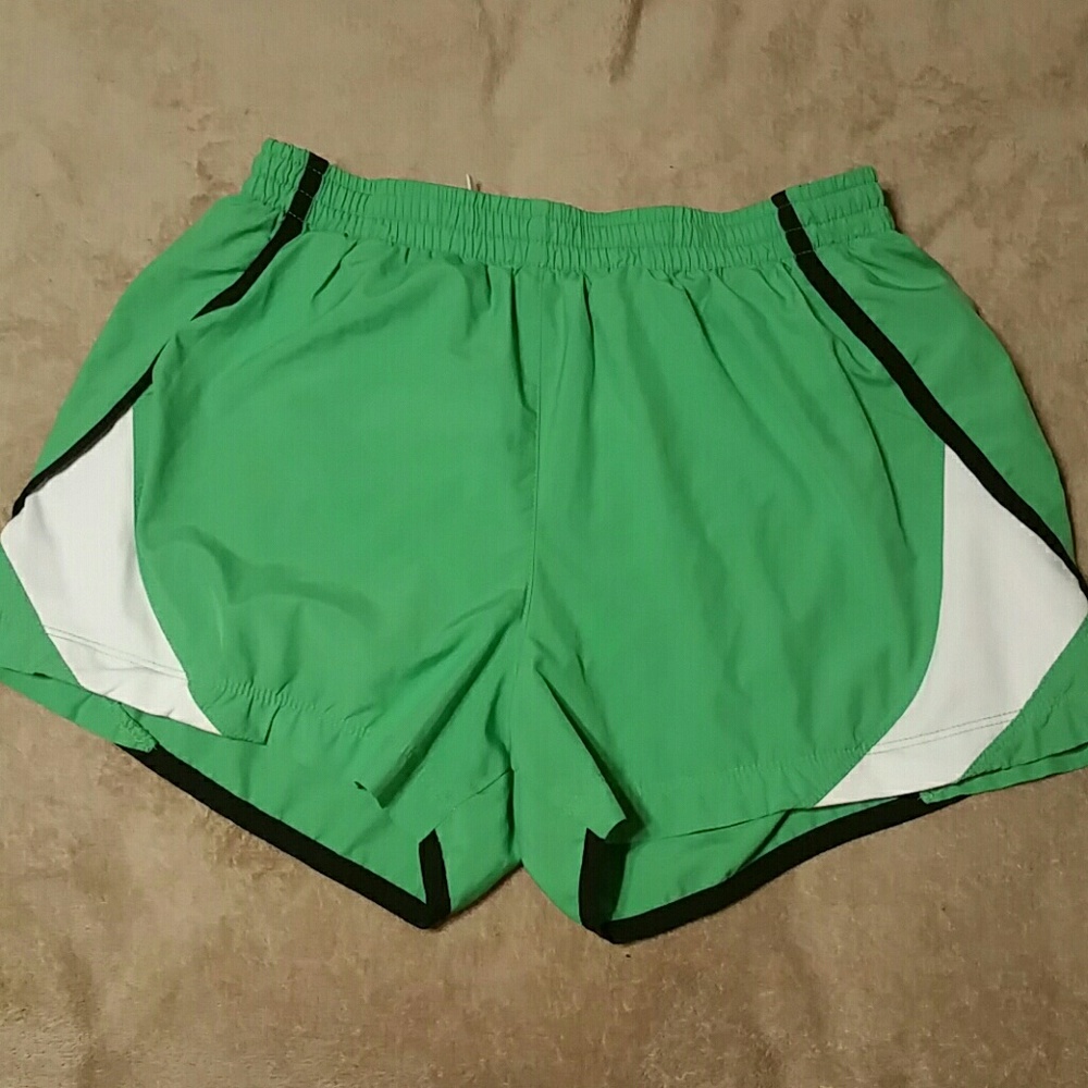 Women's Nike Performance Green shorts in sz M